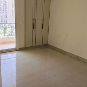 Room in 3 BHK Apartment at Sector 82 – for Rent