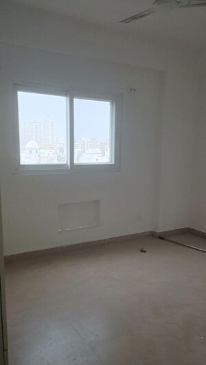 Room in 2.5 BHK Apartment at Gardenia Gateway, Sector 75 – for Rent