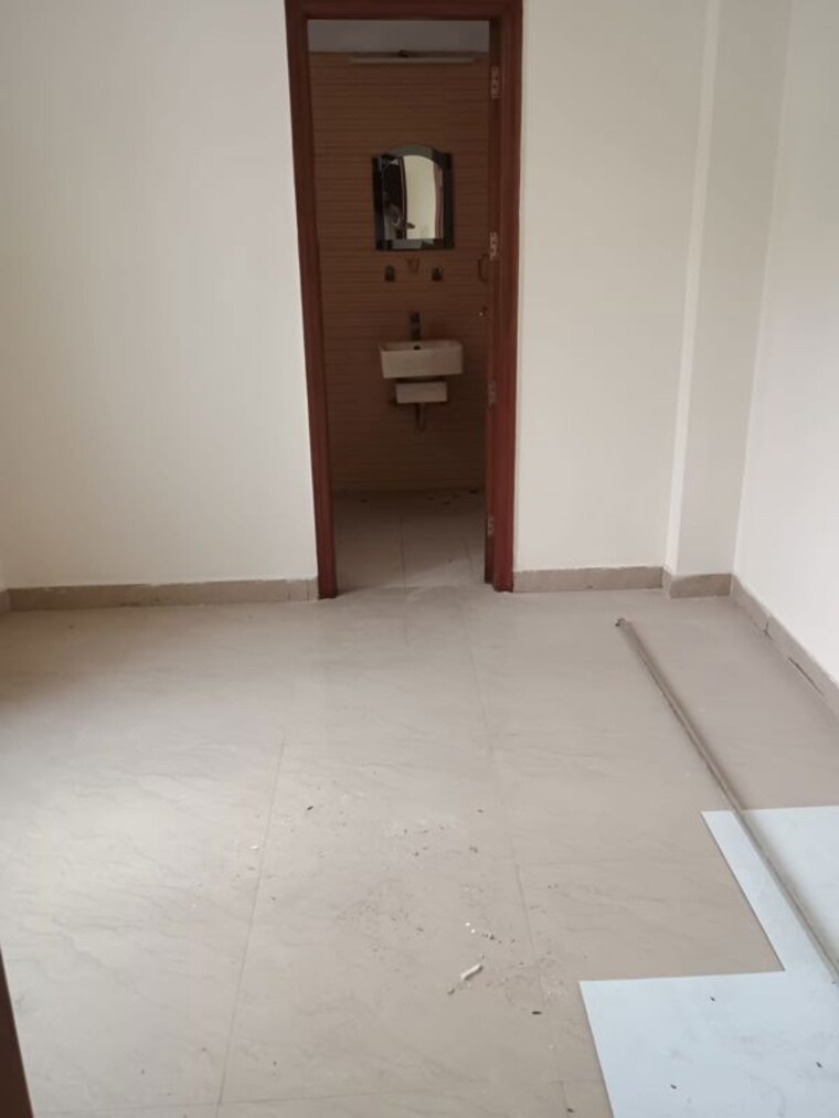 Room, shivalik colony 3 Bedroom 1600 Sq.Ft. Builder Floor In Shivalik Colony Delhi 10413274