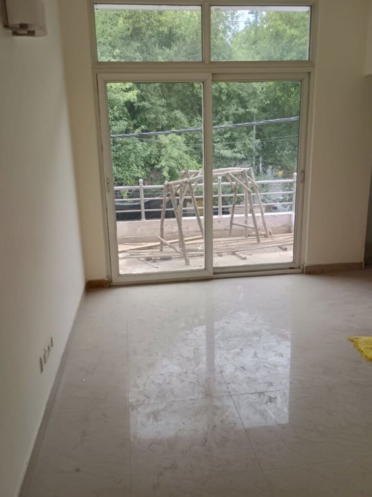 Room, shivalik colony 3 Bedroom 1600 Sq.Ft. Builder Floor In Shivalik Colony Delhi 10413274
