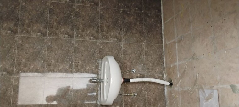 Bathroom, amrapali-ivory-heights 2 Bedroom 805 Sq.Ft. Apartment In Amrapali Dream Valley Greater Noida 10413281