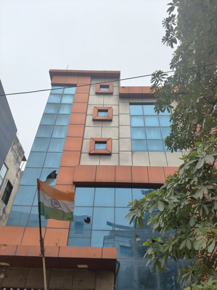 Exterior View, sector 63 Commercial Warehouse 7000 Sq.Ft. In Sector 63 Noida 10413301