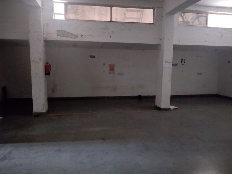 Bathroom, sector 63 Commercial Warehouse 7000 Sq.Ft. In Sector 63 Noida 10413301