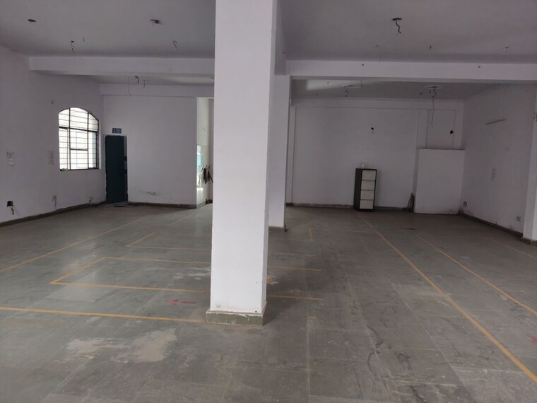 Exterior View, sector 63 Commercial Warehouse 7000 Sq.Ft. In Sector 63 Noida 10413305
