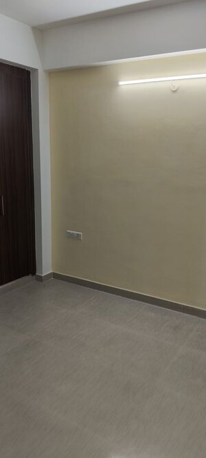 Room in 3 BHK Apartment at Prateek Laurel, Sector 120 – for Sale
