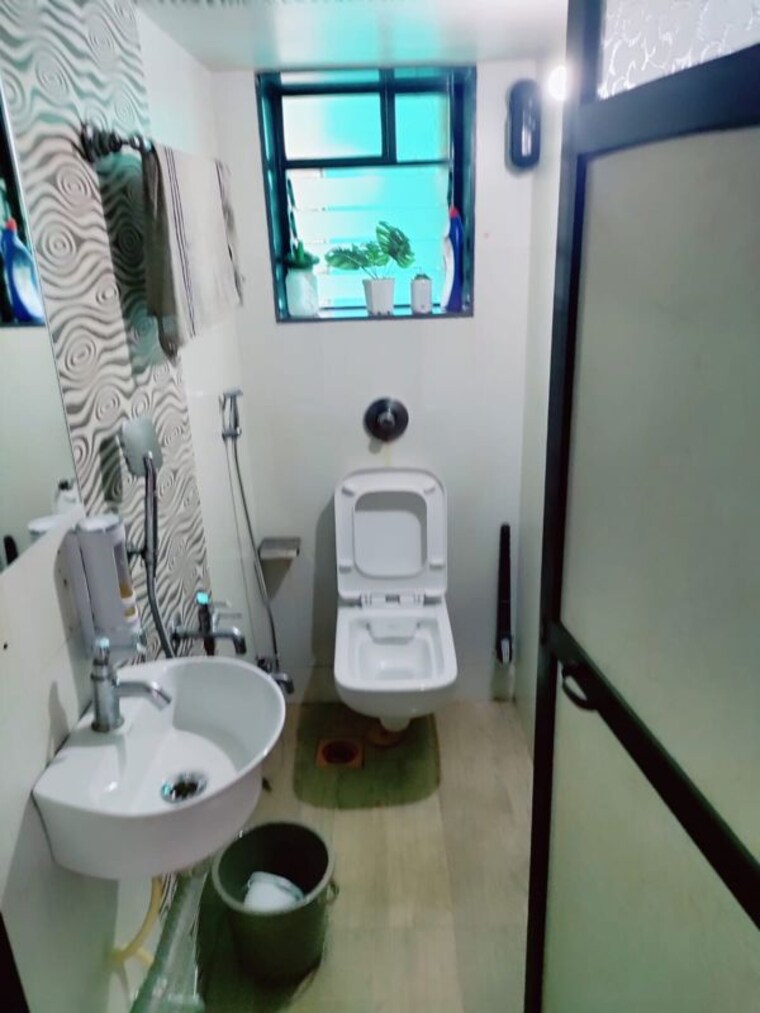 Bathroom, blue-pear 1 Bedroom 450 Sq.Ft. Apartment In Dahisar West Mumbai 10413312