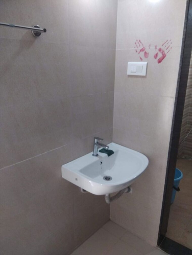 Bathroom, trimurti-elina 2 Bedroom 1100 Sq.Ft. Apartment In Baner Pune 10413324