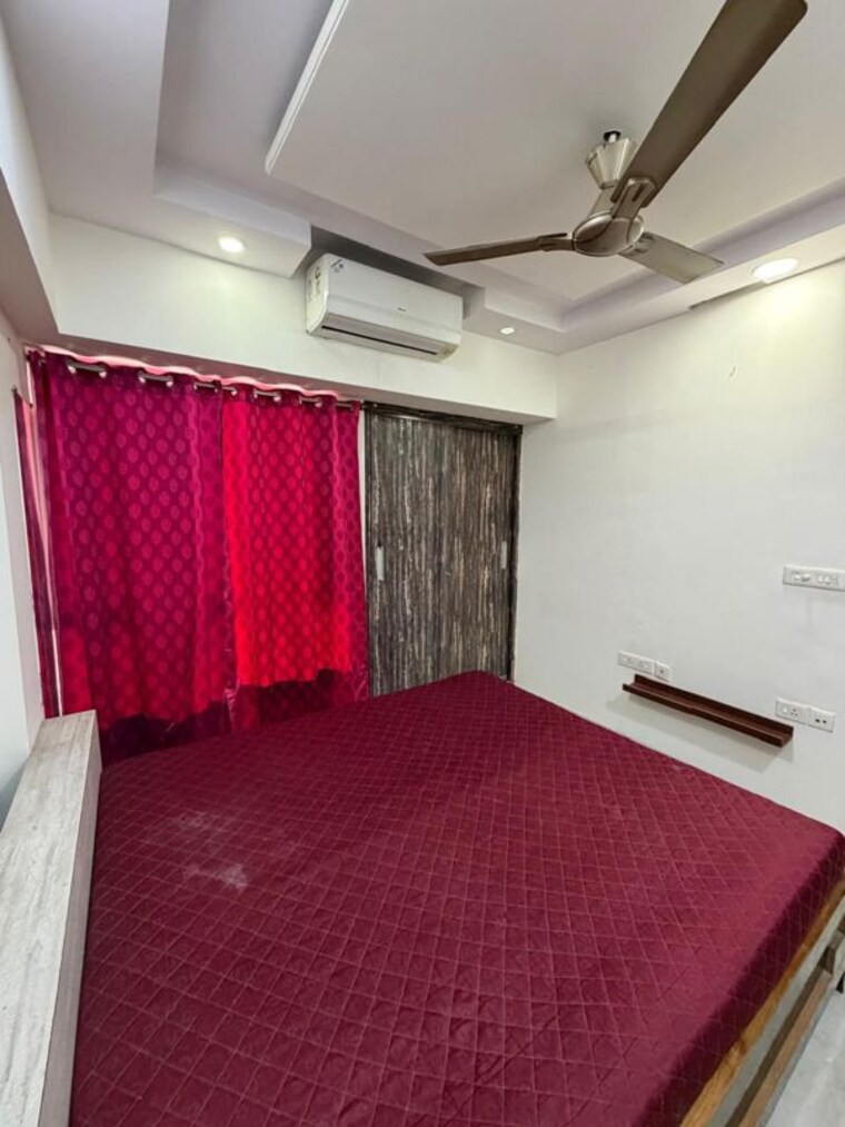 Bedroom, lodha-amara-new-tower 1.5 Bedroom 550 Sq.Ft. Apartment In Kolshet Road Thane 10413320