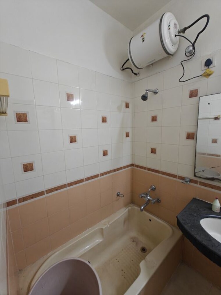 Bathroom, baner 2 Bedroom 1050 Sq.Ft. Apartment In Baner Pune 10413332