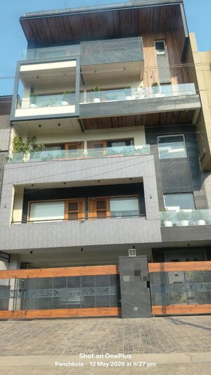 3 BHK Builder Floor For Sale in Sector 24