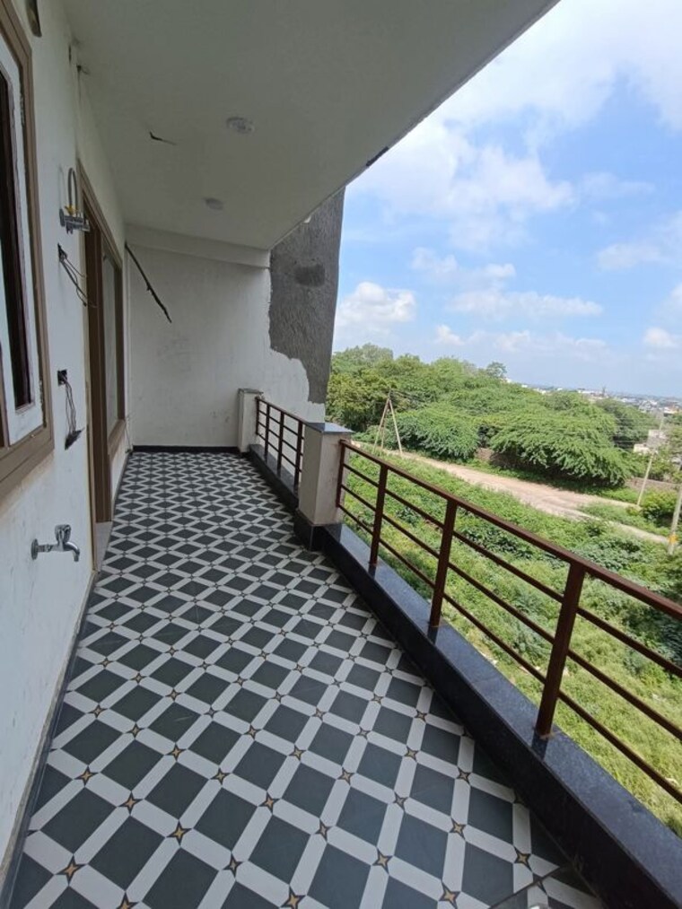 Balcony, green fields colony 4 Bedroom 2700 Sq.Ft. Builder Floor In Green Fields Colony Faridabad 10413405