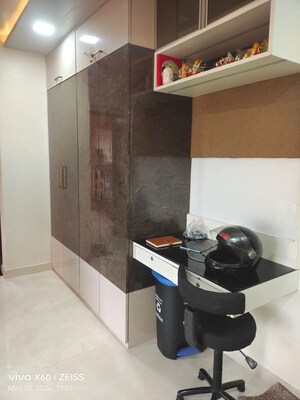Room in 1 BHK Apartment at Avant Heritage, Jogeshwari East – for Rent