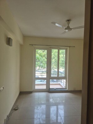 Room in 3 BHK Apartment at Mahindra Aura, Sector 110a – for Rent