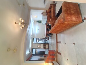 Furnished Amenities in 3 BHK Builder Floor at Malviya Nagar – for Rent