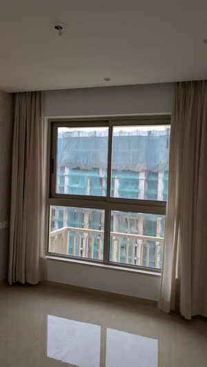 Room in 2 BHK Apartment at Hiranandani Highland, Powai – for Sale