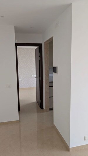 Room in 2 BHK Apartment at Hiranandani Highland, Powai – for Sale