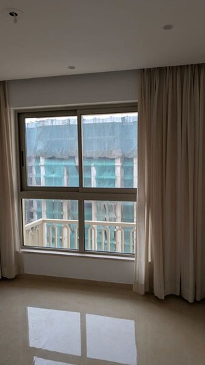 Room in 2 BHK Apartment at Hiranandani Highland, Powai – for Sale