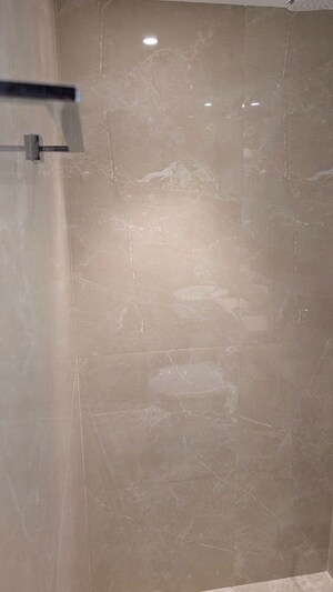 Room in 2 BHK Apartment at Hiranandani Highland, Powai – for Sale