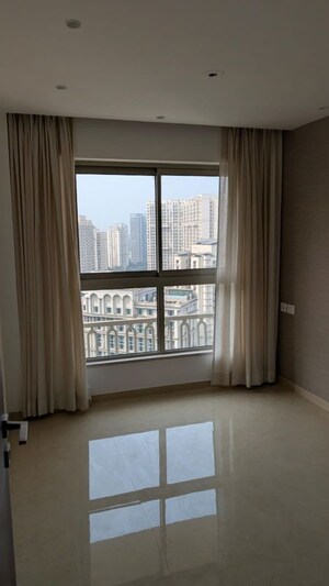 Room in 2 BHK Apartment at Hiranandani Highland, Powai – for Sale