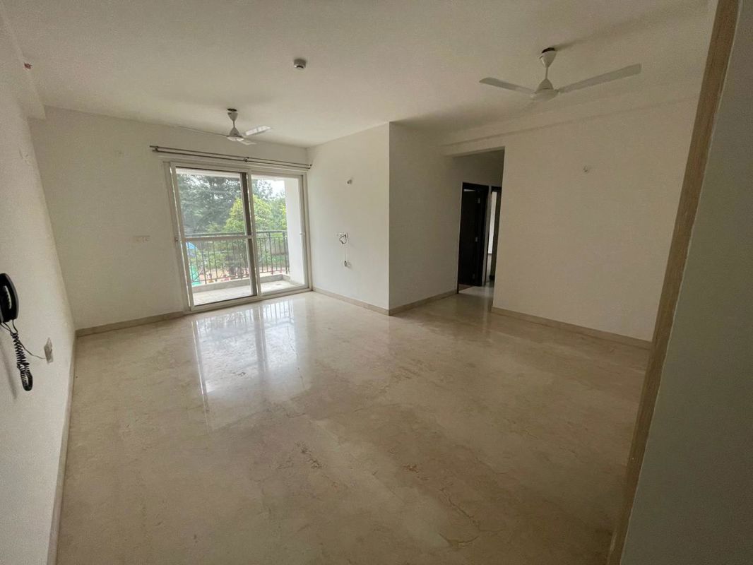 2.5 BHK + Basement Apartment For Rent in Prestige Misty Waters