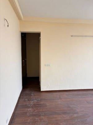 Room in 4 BHK Apartment at Mahindra Aura, Sector 110a – for Rent