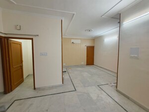Room in 3 BHK Apartment at Sector 38 – for Rent