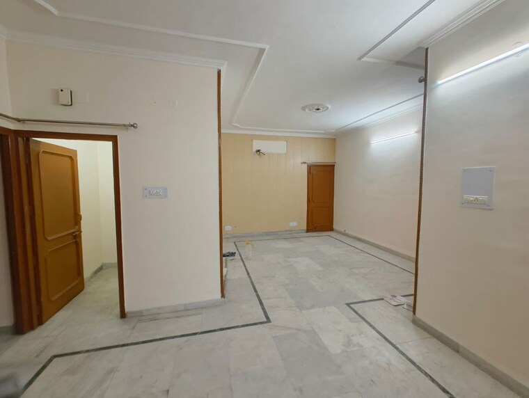 Room, sector 38 3 Bedroom 850 Sq.Ft. Apartment In Sector 38 Chandigarh 10413510