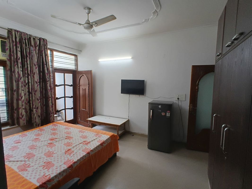 2 BHK Builder Floor For Rent in Sector 45