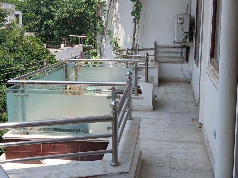 Balcony, sector 45 2 Bedroom 1800 Sq.Ft. Builder Floor In Sector 45 Gurgaon 10413540