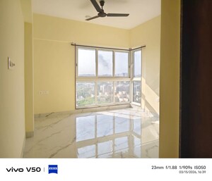 Room in 2 BHK Apartment at Crescent Apartment Marol, Marol – for Rent