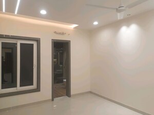 Room in 6+ BHK Independent House at Sector 45 – for Rent