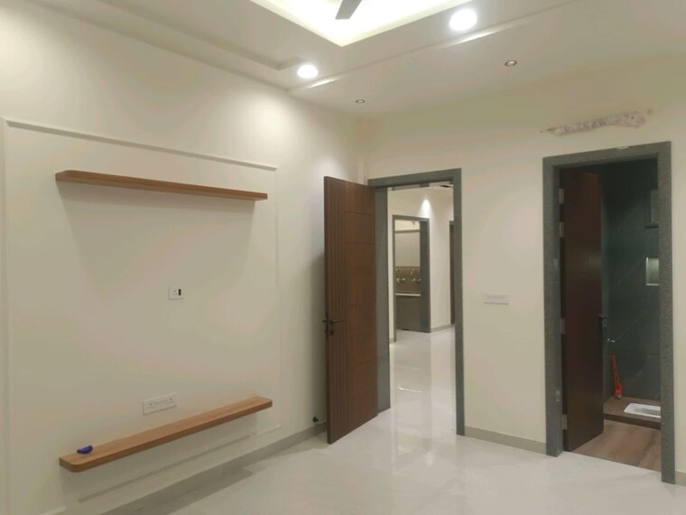 Room, sector 45 6+ Bedroom 6300 Sq.Ft. Independent House In Sector 45 Faridabad 10413562