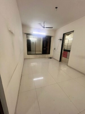Room in 1.5 BHK Apartment at Bhakti Heights Tilak Nagar, Tilak Nagar – for Rent