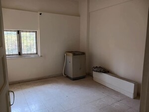 Room in 2 BHK Apartment at Adarsh Nagar CHS Chembur, Chembur – for Rent