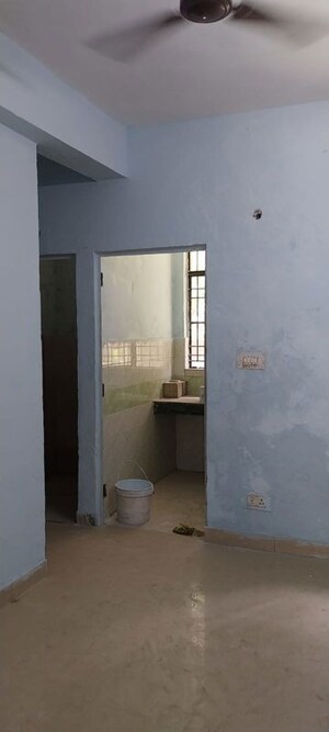 Room in 1 BHK Apartment at Sector 10 Greater Noida – for Rent