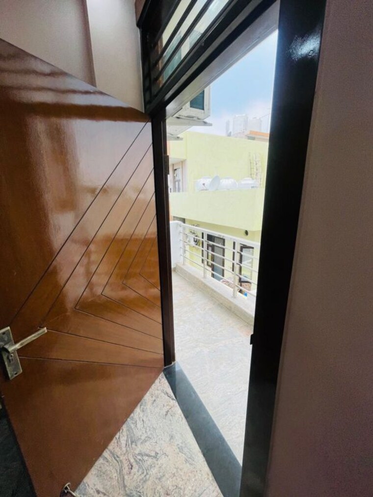Balcony, sector 45 3 Bedroom 1800 Sq.Ft. Builder Floor In Sector 45 Gurgaon 10413597