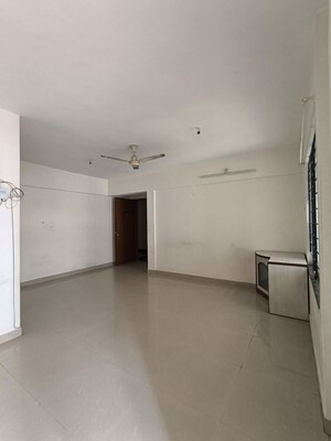 Room in 2 BHK Apartment at Pristine Prolife 3, Wakad – for Rent