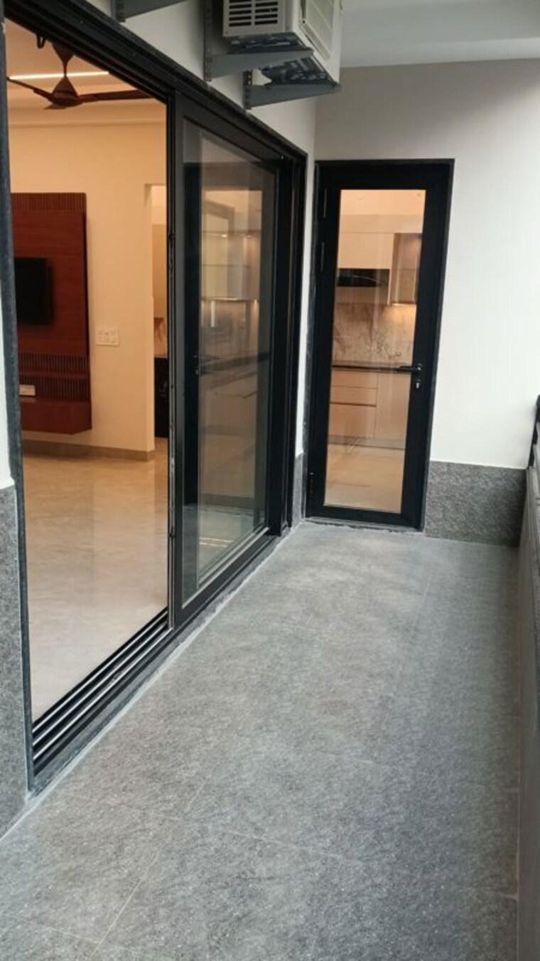 Balcony, vipul-world-floors 3 Bedroom 192 Sq.Yd. Builder Floor In Sector 48 Gurgaon 10413682
