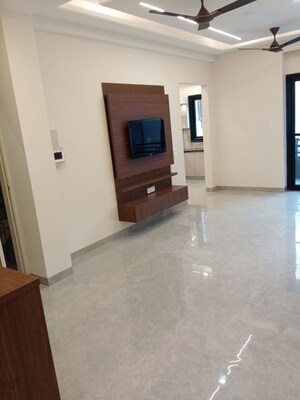Room in 3 BHK Builder Floor at Vipul World Floors, Sector 48 – for Sale