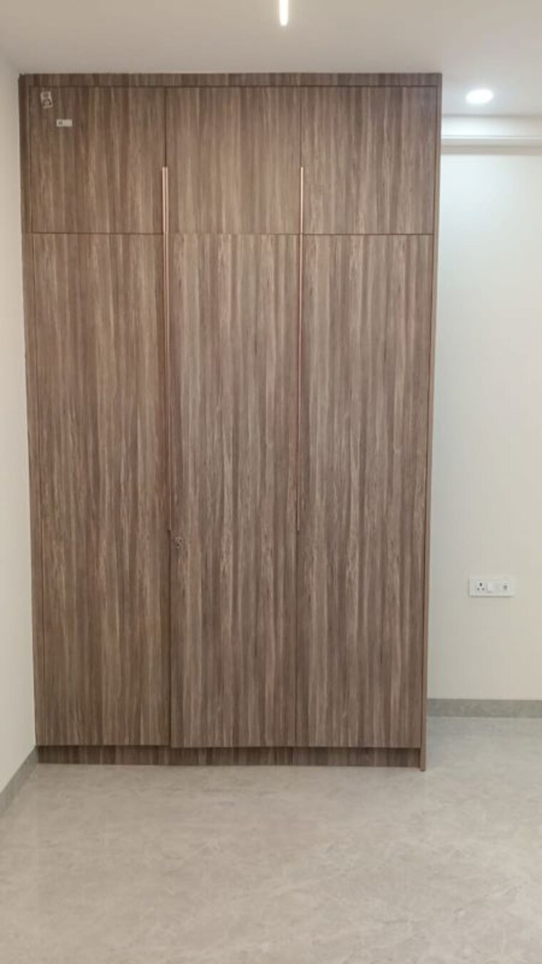 Bathroom, vipul-world-floors 3 Bedroom 192 Sq.Yd. Builder Floor In Sector 48 Gurgaon 10413682