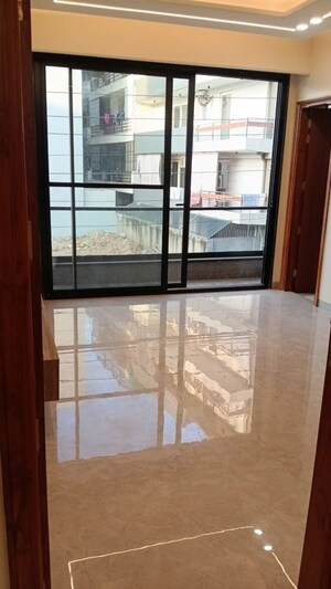 Room in 3 BHK Builder Floor at Vipul World Floors, Sector 48 – for Sale