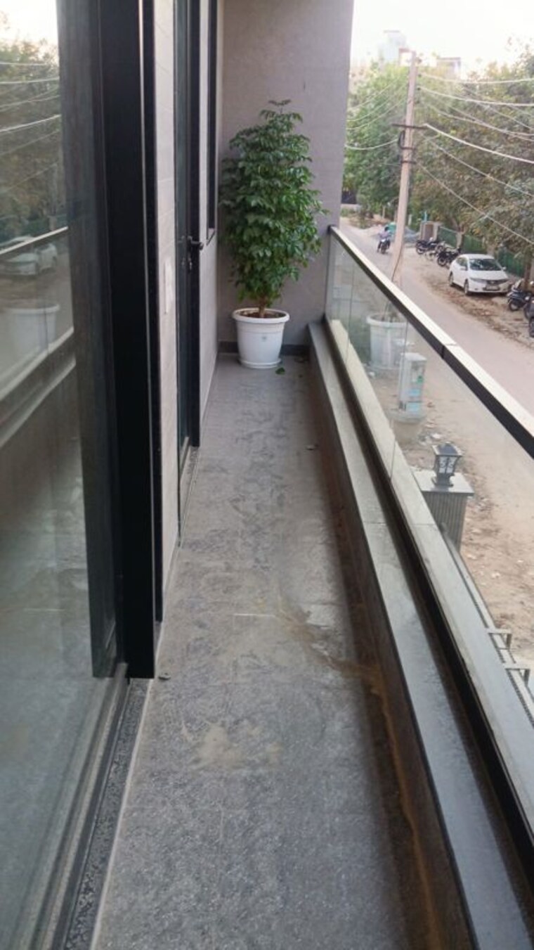 Balcony, vipul-world-floors 3 Bedroom 192 Sq.Yd. Builder Floor In Sector 48 Gurgaon 10413682
