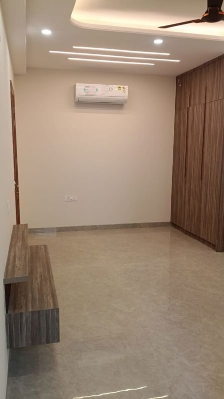 Room, vipul-world-floors 3 Bedroom 192 Sq.Yd. Builder Floor In Sector 48 Gurgaon 10413682