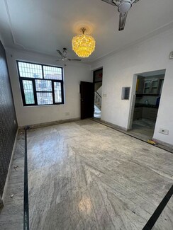 3 BHK + Pooja Room,Servant Room,Extra Room Builder Floor For Rent in Green Fields Colony