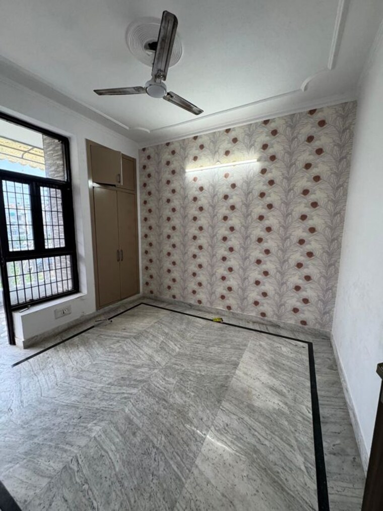 Room, green fields colony 3 Bedroom 1850 Sq.Ft. Builder Floor In Green Fields Colony Faridabad 10413706