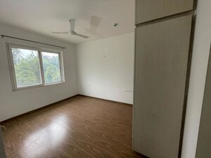Room in 3 BHK Apartment at Prestige Misty Waters, Hebbal – for Rent