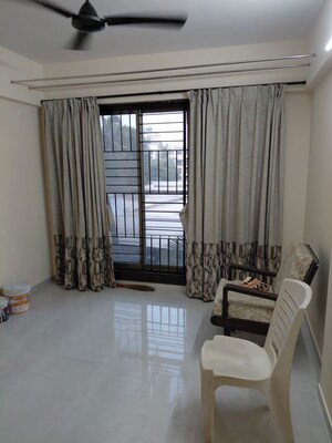 Living Room in 2 BHK Apartment at Madhu Vasan Apartment, Vile Parle East – for Rent