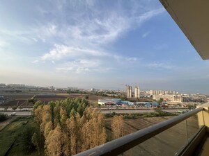 Swimming Pool in 3 BHK Independent House at Maya Green Lotus Utsav, International Airport Road – for Rent