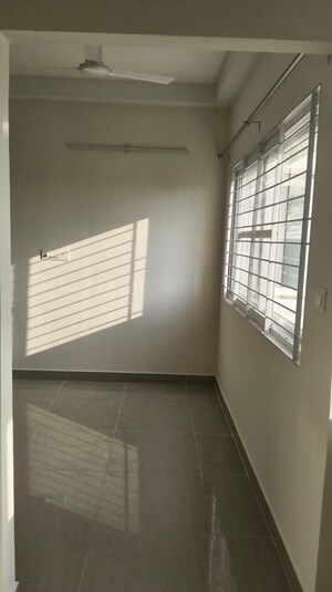 Room in 2 BHK Apartment at Mantri Webcity, Hennur – for Rent