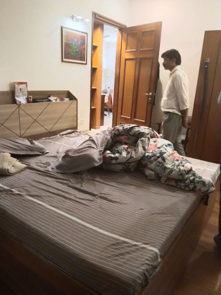 Bedroom, south extension ii 3 Bedroom 1800 Sq.Ft. Builder Floor In South Extension ii Delhi 10413853